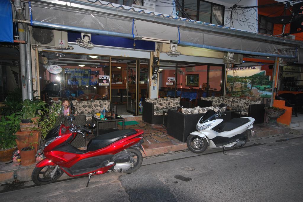 Kingfisher House & Bar Pattaya Esterno foto